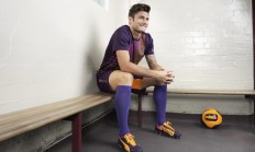 开云体育中国-林高远单骑救主，英格兰队力克瑞典队演绎团队传奇