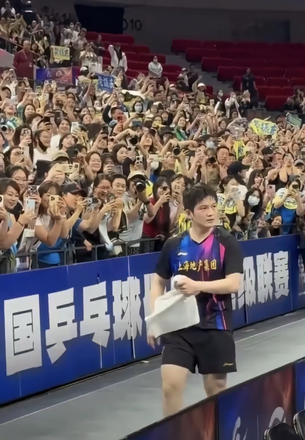 关于比利时乒乓球队完胜中国乒乓球队，樊振东统治全场的信息