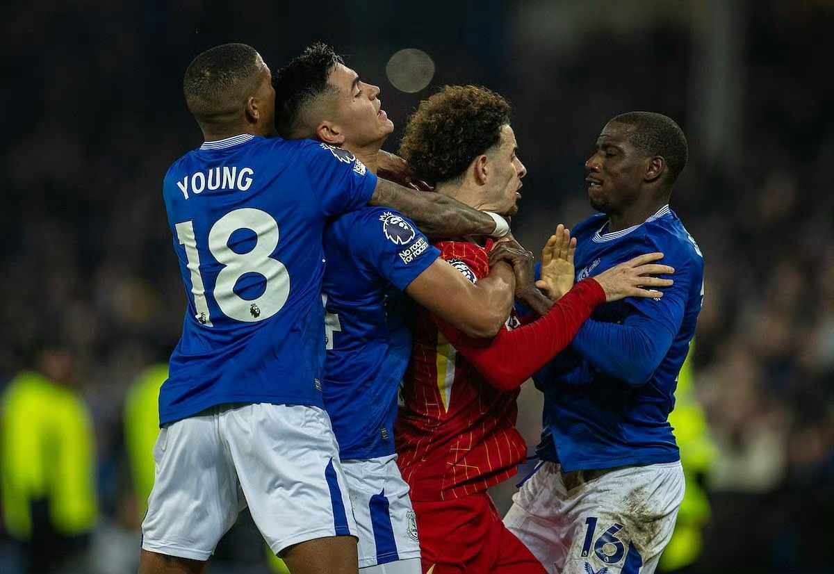 伯恩茅斯主场惨败埃弗顿，遇挫连败的简单介绍