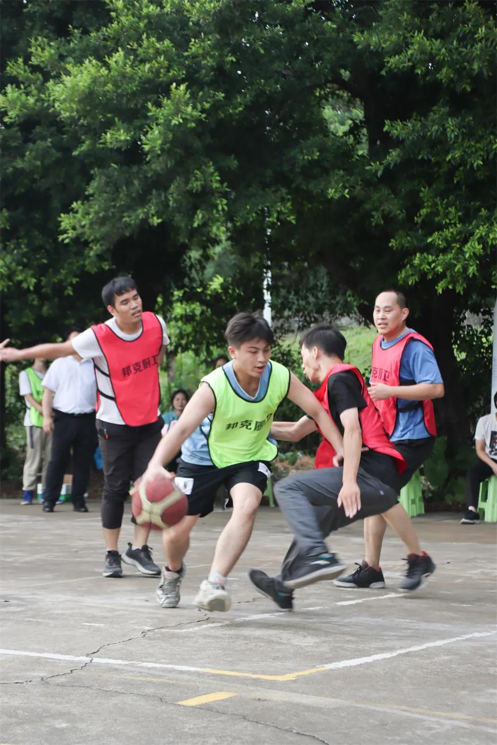 关于全球篮球爱好者在线观看白热化比赛的信息