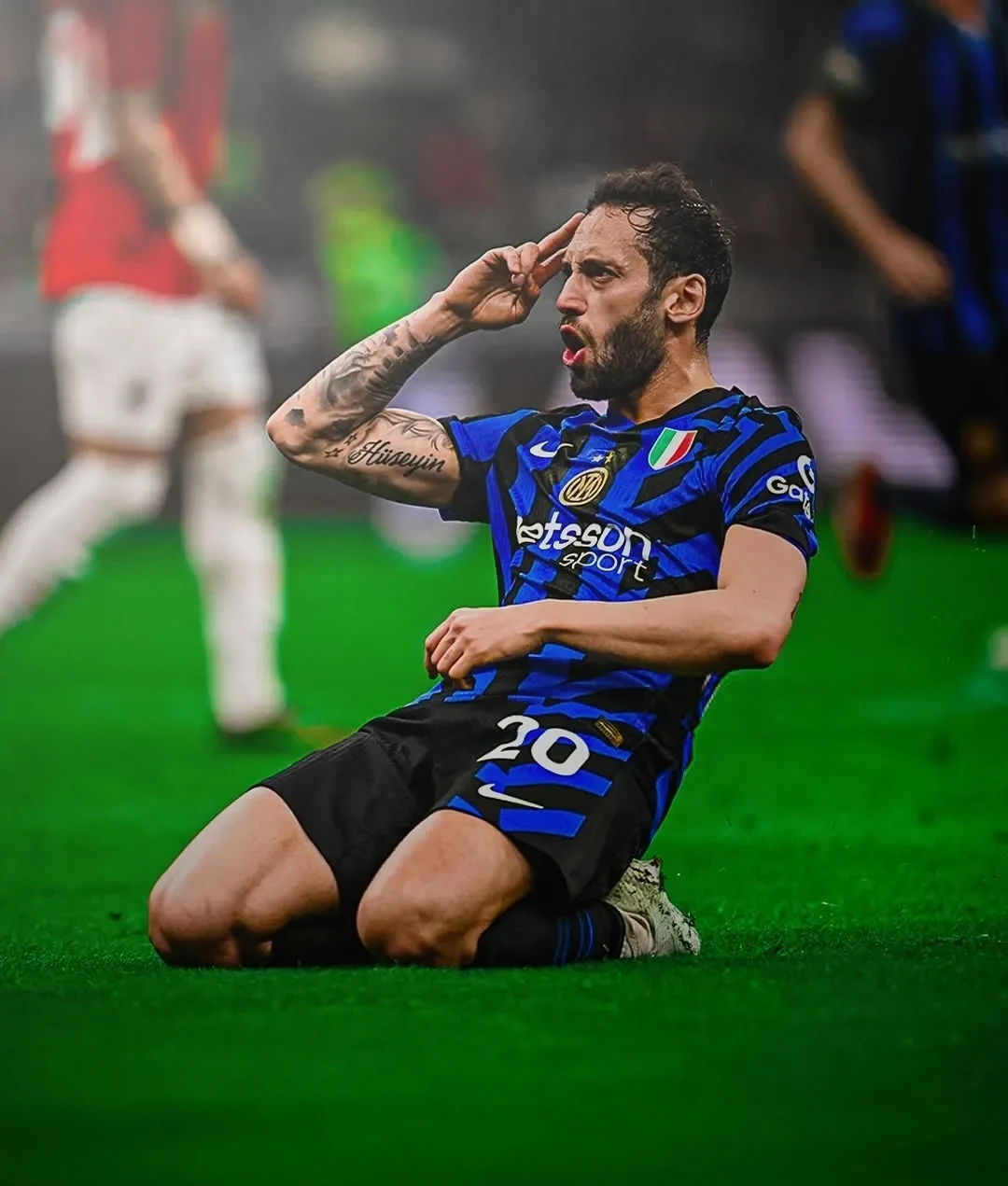 包含AC米兰球员受伤离场，球队应做好备战工作的词条