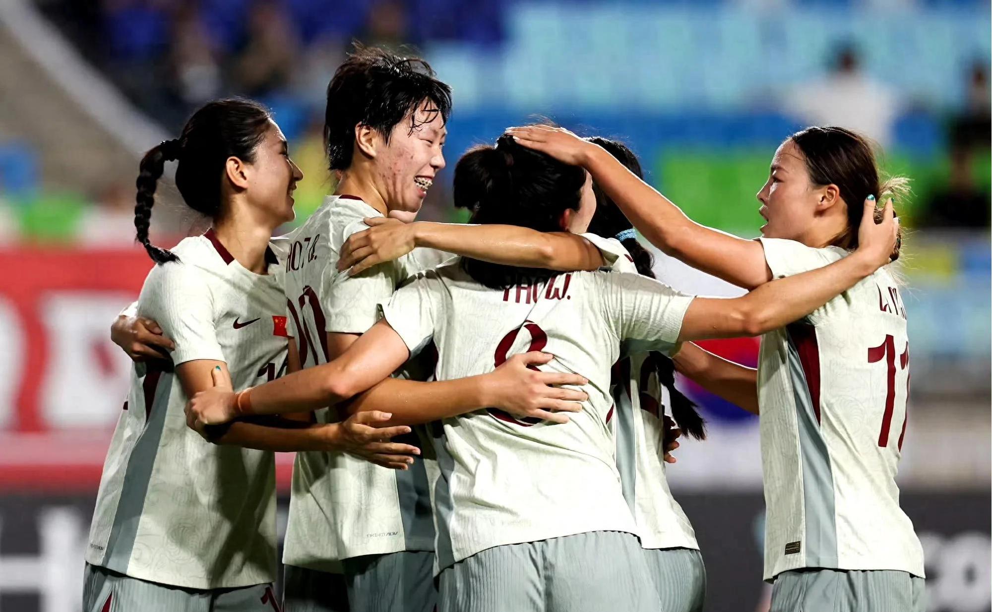 世界女足决战之地激烈反击斗志昂扬的简单介绍