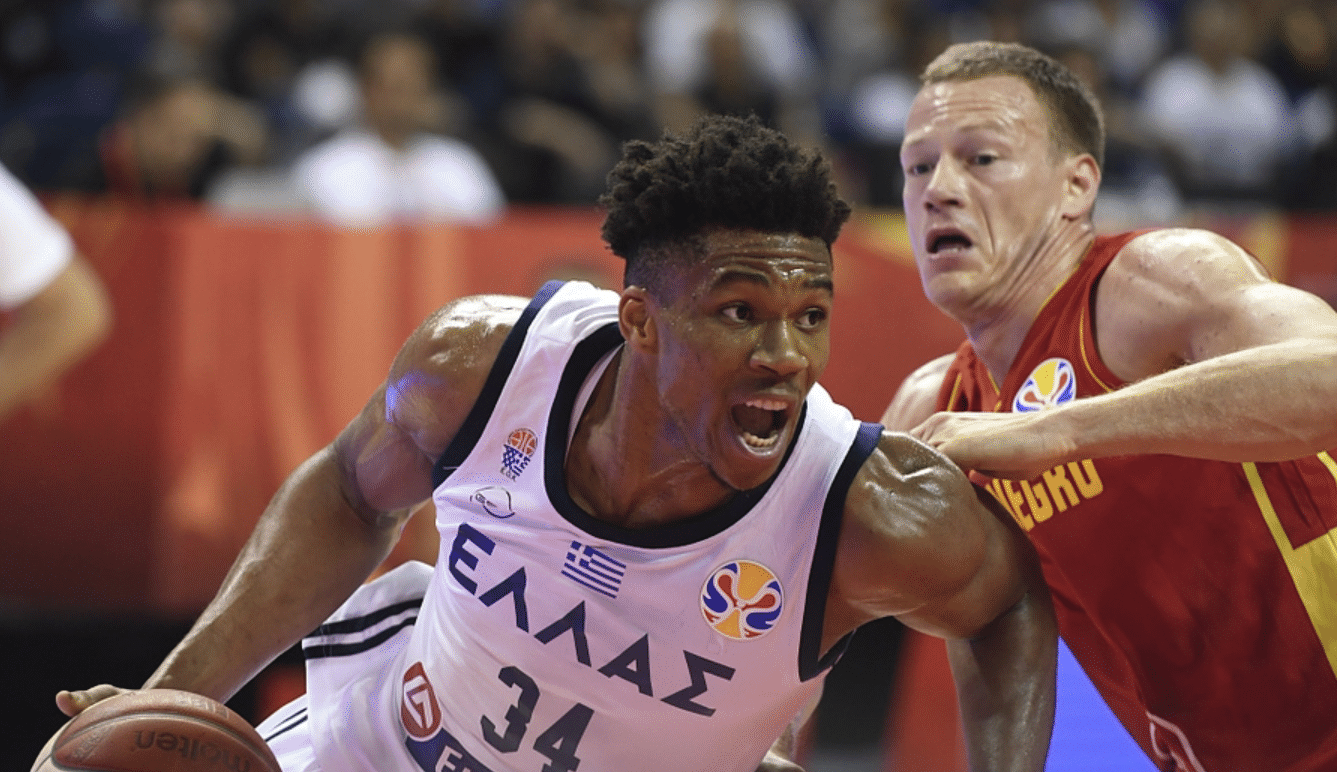 包含加拿大男篮完胜日本男篮，欧文惊艳世界的词条