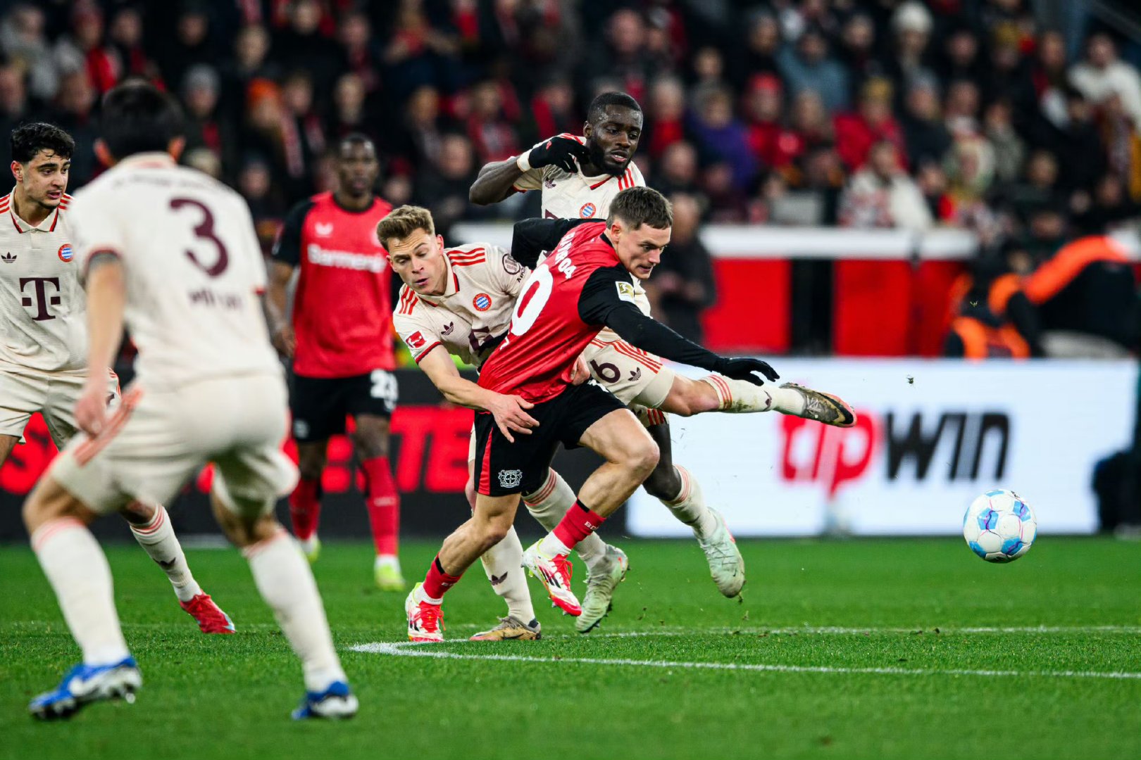 关于多特蒙德完胜勒沃库森，罗德里点燃赛场的信息