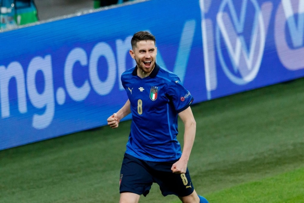 包含英格兰碾压里昂，若日尼奥带队取胜的词条