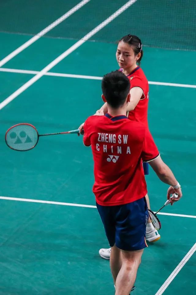 包含泰国队碾压法国队，李梓嘉关键制胜的词条