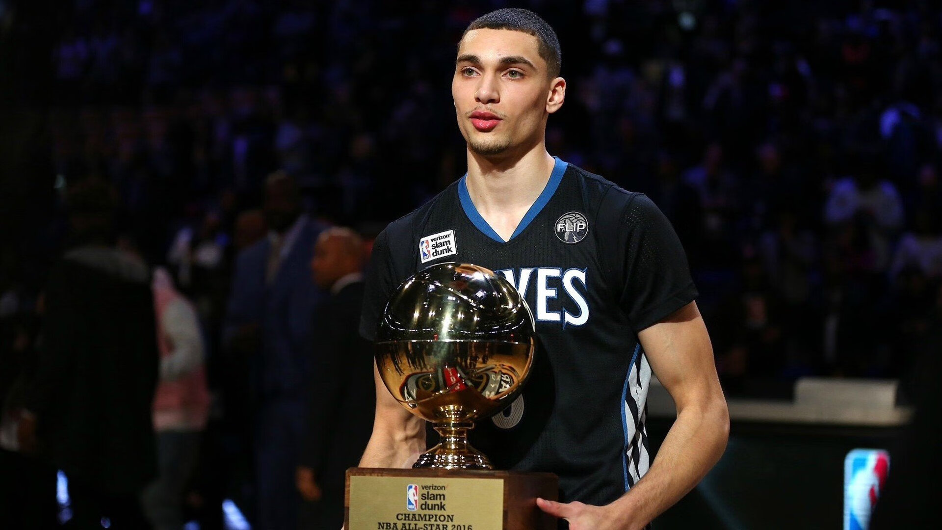 世界排名争夺战之夜，恩比德化身无解难题，对手防线彻底崩溃